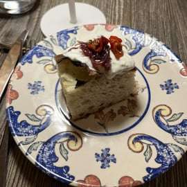 Pistoiai ételtúra borral, tésztával és gelatóval