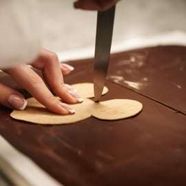 Degustação de chocolate dentro do laboratório desde 1974